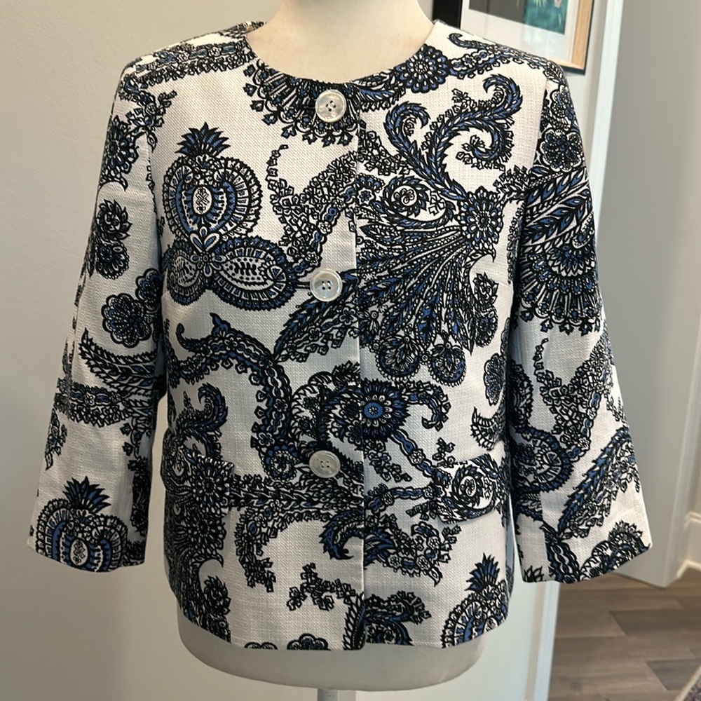NWOT- Talbots White and Blue floral blazer. Size 8P